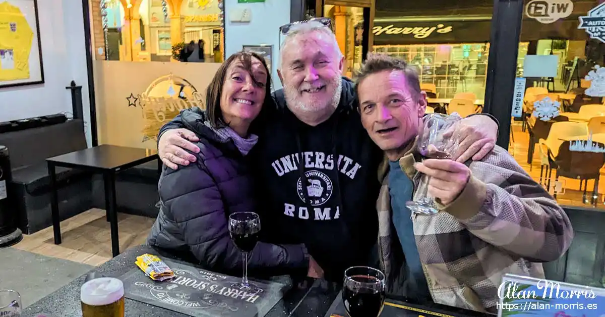 Alan Morris with Suzy and Neil Twigg in Harrys bar, Los Alcazares.